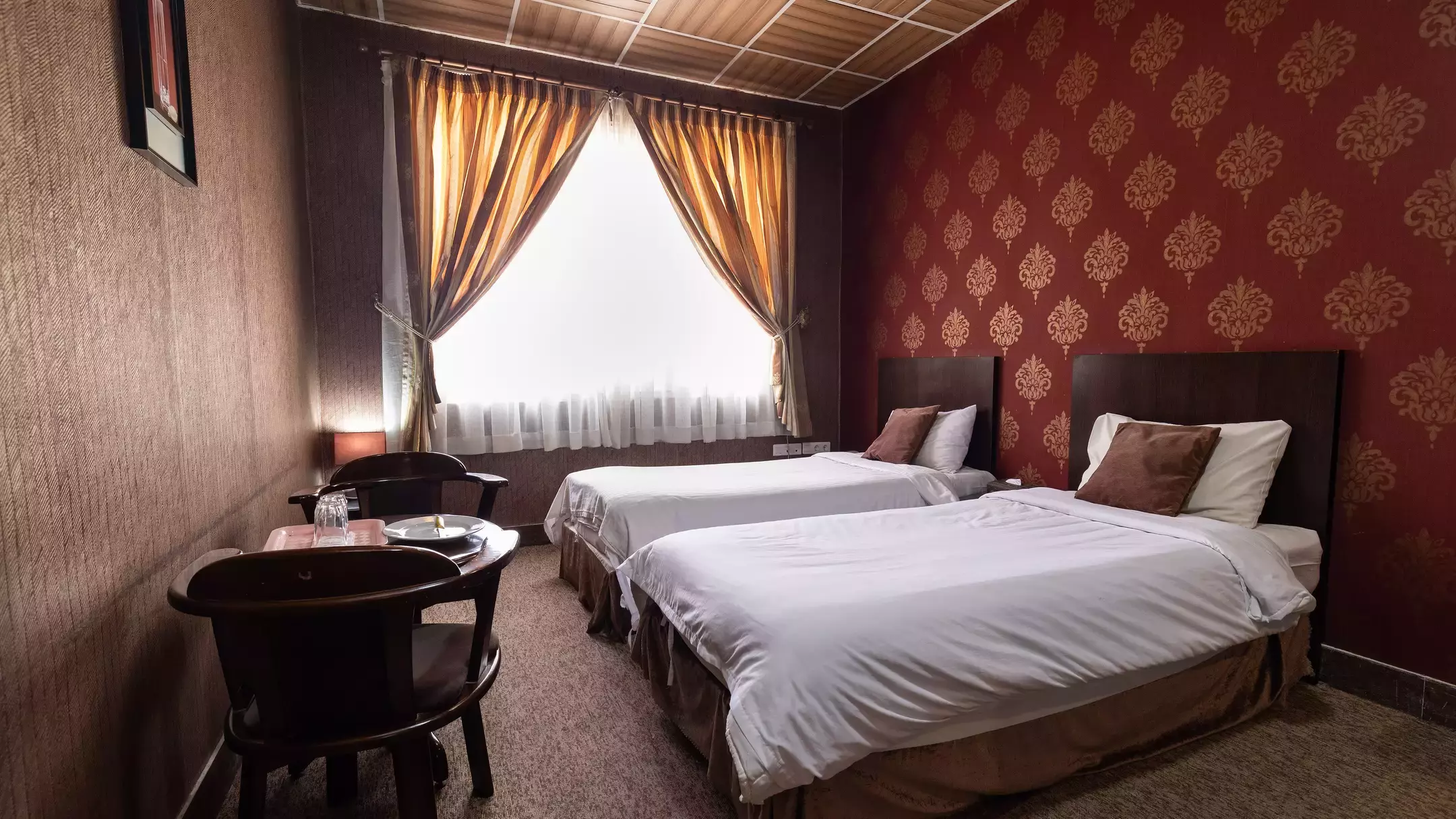 Alibaba https://cdn.alibaba.ir/ostorage/hotel-accommodation-images/670534062cf976539175fe8b_66e9694379e696602f42e50b_هتل آرامش - اتاق دوتخته سینگل (1).webp